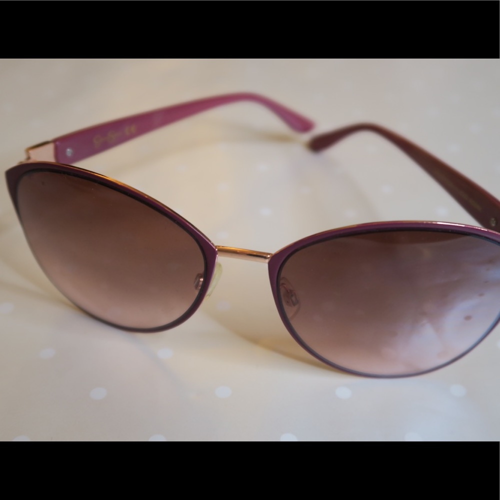 Jessica Simpson pink sunglasses